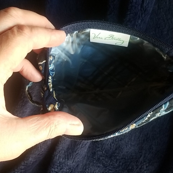 Small makeup case. - Picture 3 of 4